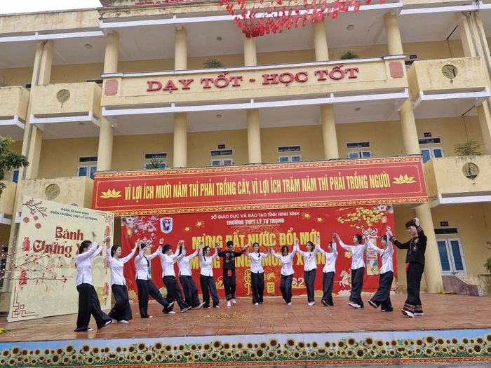 Hình ảnh Trường THPT Lý Tự Trọng 2