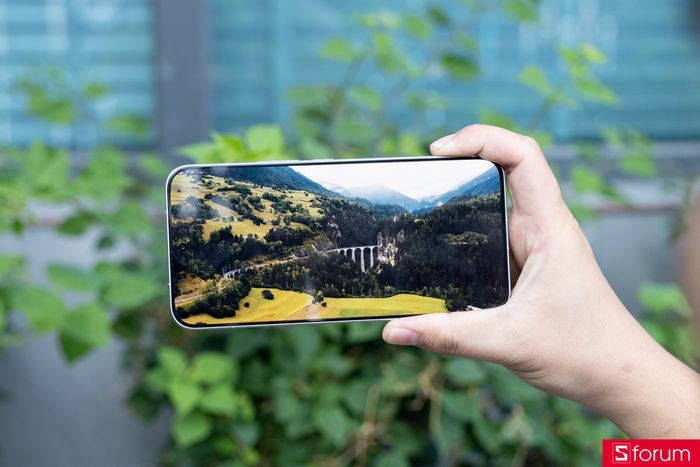 Trên tay trải nghiệm màn hình Xiaomi POCO X8 Pro Max