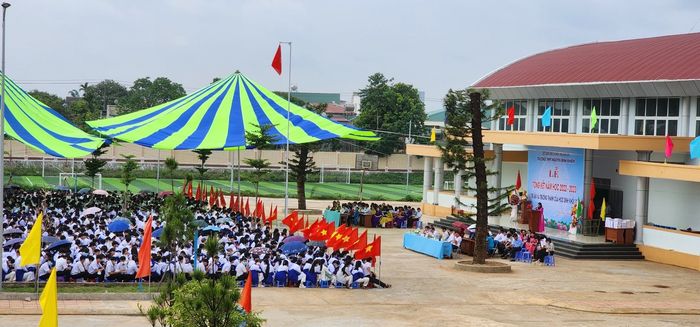 Ảnh 1 của Trường THPT Nguyễn Bỉnh Khiêm