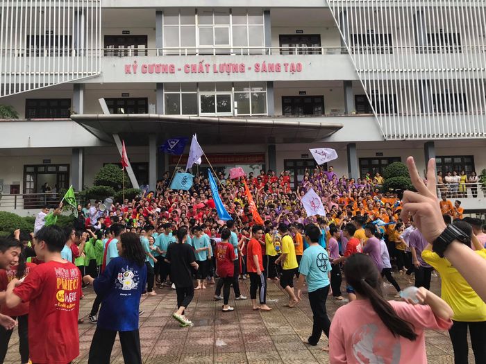 Trường THPT Hàn Thuyên ảnh 2
