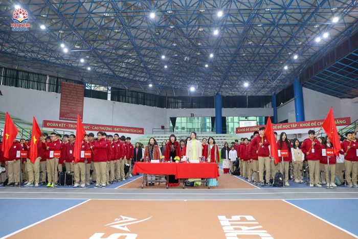 Trường THPT Hữu Nghị Quốc tế hình ảnh 1