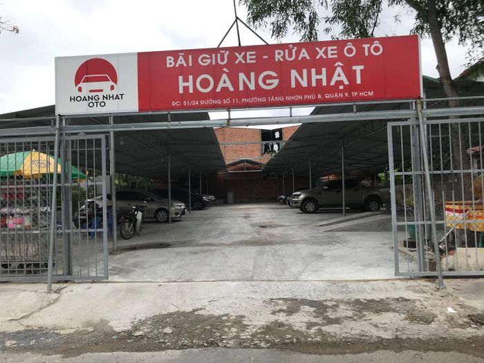 Bãi đậu xe ô tô Hoàng Nhật hình ảnh 1