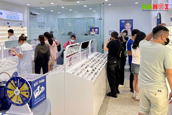 Kinh-mat-lily-Mytour