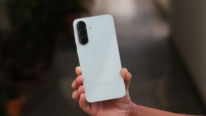 Galaxy A37 và Galaxy A57
