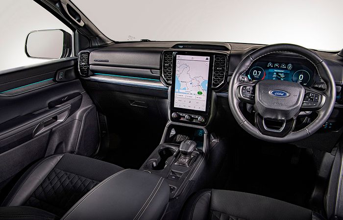Ford-Everest-Platinum-Interior-1.jpg
