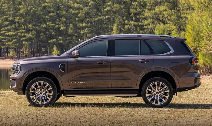 Ford-Everest-Platinum-Side.jpg