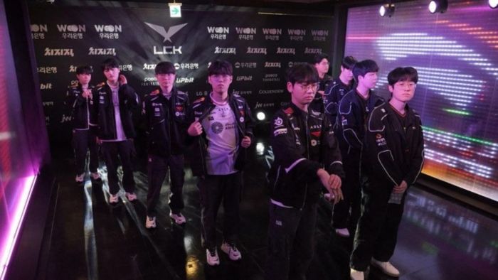 T1 đánh bại HLE với tỷ số 2-0