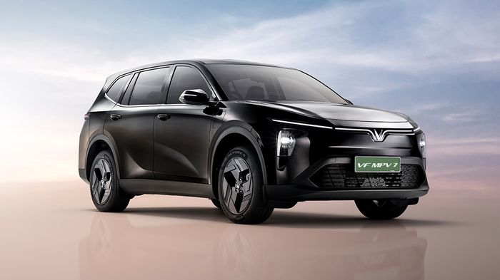 Hình ảnh của VF MPV 7 – mẫu xe điện mới từ VinFast, hứa hẹn mang lại những trải nghiệm di chuyển tiện ích và hiện đại cho người dùng tại Ấn Độ.