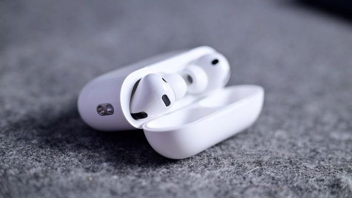Sony WF-1000XM6 và Apple AirPods Pro 3