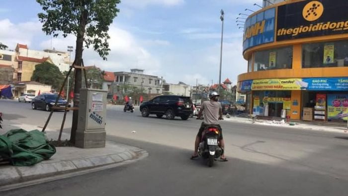 Môi trường sống và giao thông tại ngã tư Núi Đèo khá nhộn nhịp