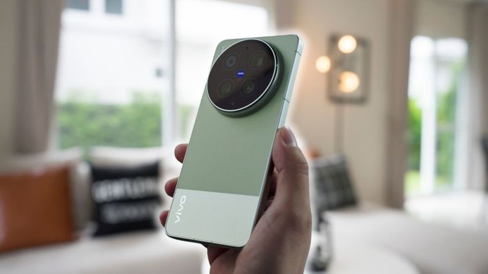 Chi phí thay bo mạch chủ cho X300 Ultra bắt đầu từ 12.6 triệu đồng.