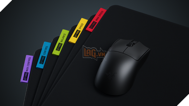 Razer tiếp tục thống trị thị trường Esports: Chuột Viper V4 Pro siêu nhẹ 49g và tấm lót chuột Gigantus V2 Pro tùy chỉnh cực kỳ chuyên sâu.