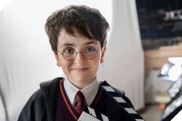 Hình ảnh về diễn viên Dominic McLaughlin trong vai Harry Potter.