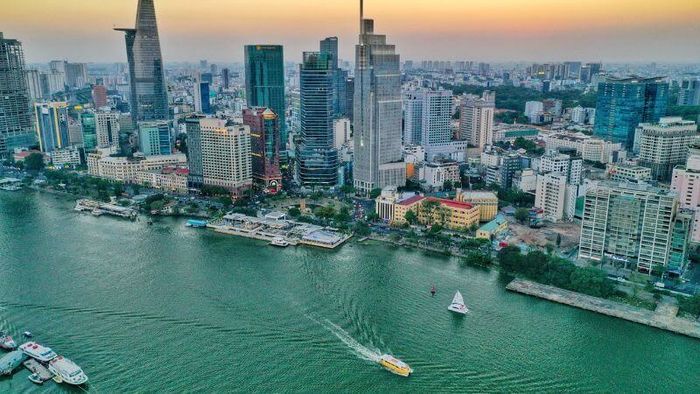 So sánh mặt bằng giá và lựa chọn thời điểm xuống tiền