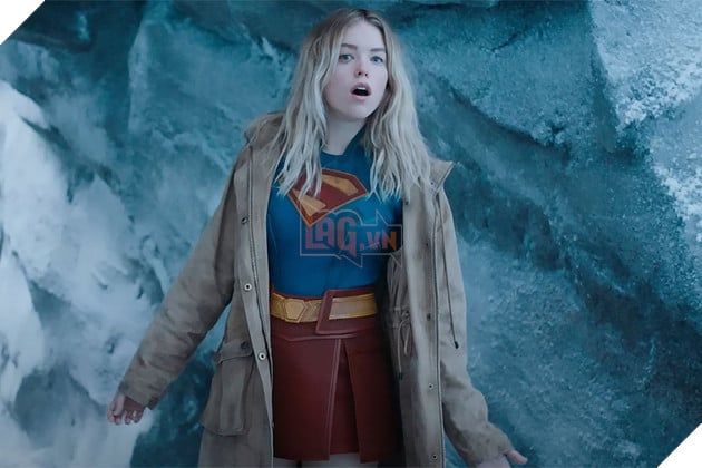 Chân dung nữ diễn viên Milly Alcock trong hình ảnh vai Supergirl đầy ấn tượng.