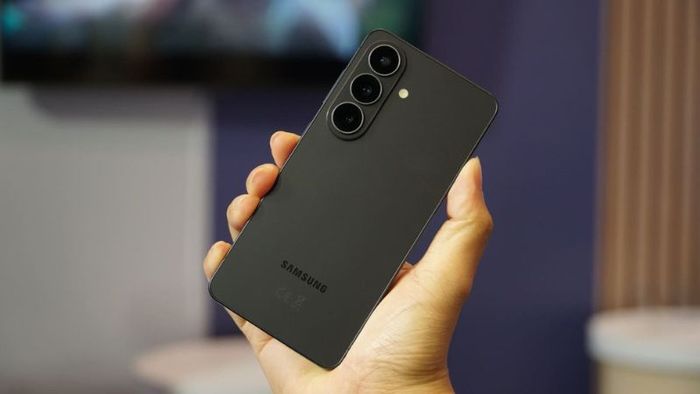 Samsung Galaxy S26 và S26+