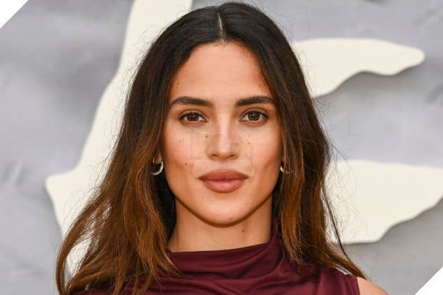 Hình ảnh của nữ diễn viên Adria Arjona.