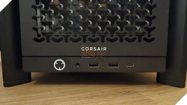 Corsair vừa ra mắt công cụ tùy chỉnh Frame 4000D, cho phép người dùng tự thiết kế vỏ PC theo ý muốn. Tuy nhiên, mức giá của sản phẩm này khá cao.