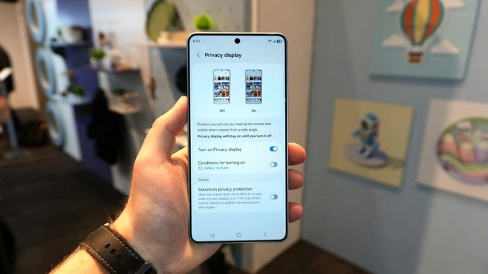Tính năng màn hình bảo mật đã giúp Galaxy S26 Ultra tạo ấn tượng mạnh mẽ với người dùng