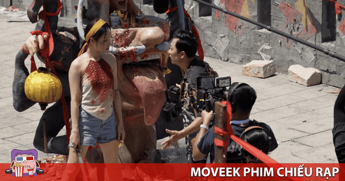 Đại Tiệc Trăng Máu 8 được đánh giá là một bộ phim trong phim, mang đến một góc nhìn độc đáo về quá trình làm phim và các thử thách sáng tạo của các nhà làm phim.