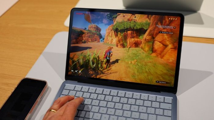 so-sanh-macbook-neo-vs-macbook-air-m2-nen-chon-mau-nao-2026-2