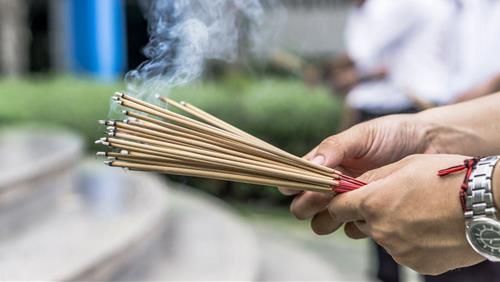 Những lời không nên nói khi đi lễ chùa và những điều cấm kỵ cần nhớ 2