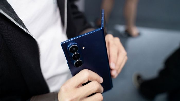 so-sanh-honor-magic-v5-vs-samsung-galaxy-z-fold7-2