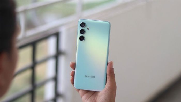 top-dien-thoai-pin-khung-7000mah-2026-2