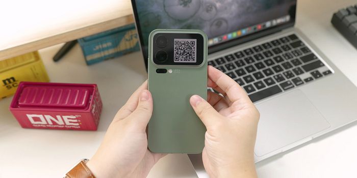 Xiaomi 18 Pro sẽ tiếp tục trang bị màn hình phụ ở mặt sau