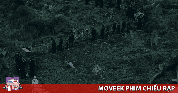 Thế giới của phim như đang tồn tại sống động, biệt lập và đầy bí ẩn