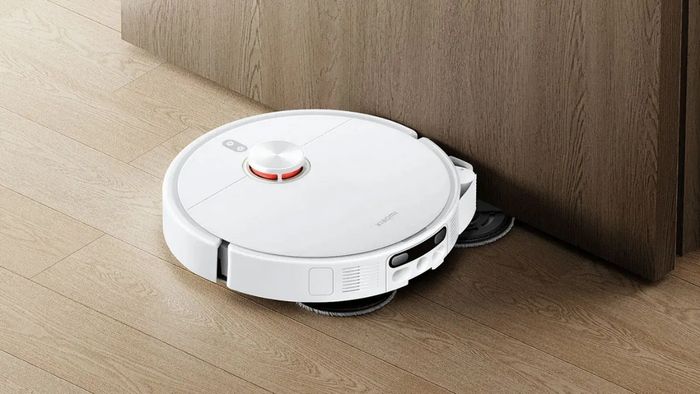 H50 Pro gây chú ý với thiết kế các bộ phận làm sạch có khả năng tự động vươn dài linh hoạt