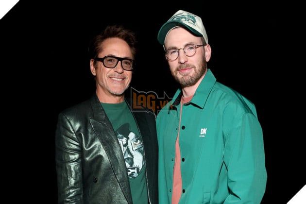 Hình ảnh cùng ê-kíp sản xuất Avengers: Doomsday xuất hiện tại CinemaCon 2026.