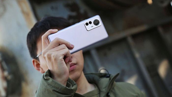 Xiaomi 12, dù đã ngừng sản xuất từ lâu, vẫn vừa được cập nhật lên HyperOS mới