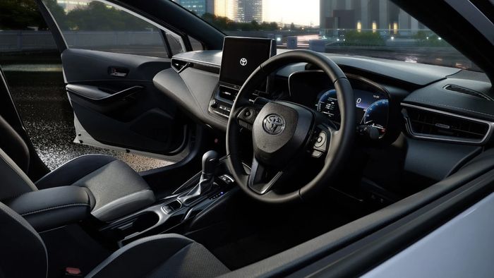 2026-Toyota-Corolla-Active-Sport-60th-Anniversary-Japan-9-2048x1152 7.jpg