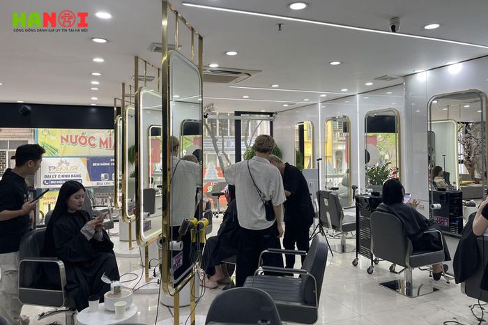 La-hair-salon-Mytour