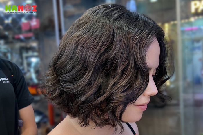 Nguyen-hung-hair-salon-Mytour