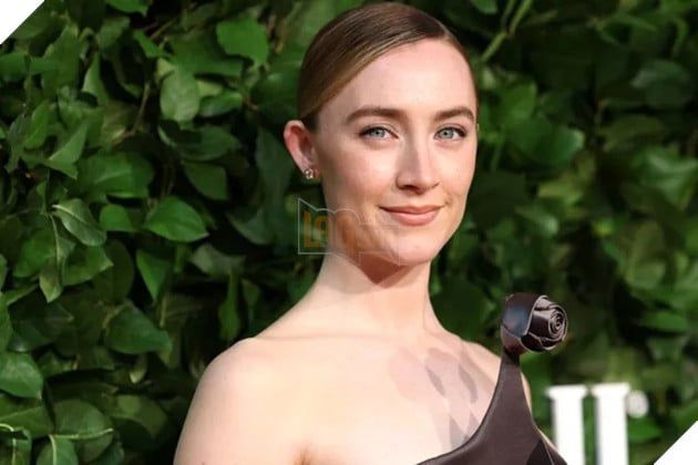 Bức ảnh ghi lại hình ảnh của nữ diễn viên Saoirse Ronan.