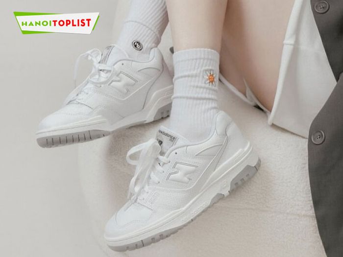 just-sneaker-store-Mytour