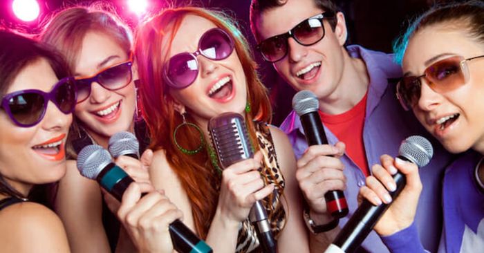 hat-karaoke