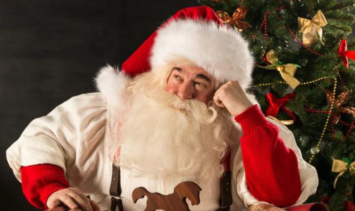Phông nền ông già Noel đang suy nghĩ
