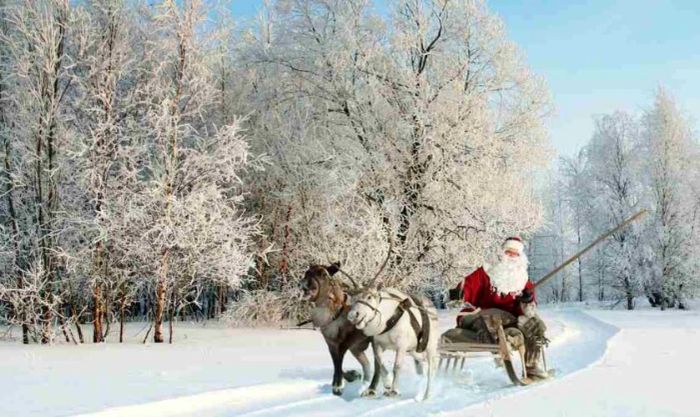 Ông già Noel trượt tuyết