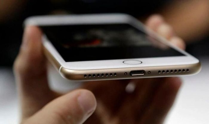 Tại sao loa iPhone bị nhỏ khi nghe điện thoại?