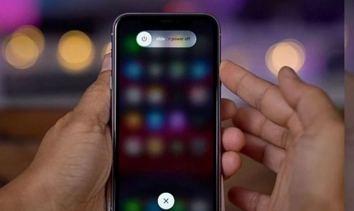 Khởi động lại đối với iPhone X trở lên