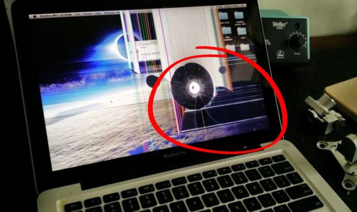 Màn hình laptop gặp lỗi hoặc hư hỏng