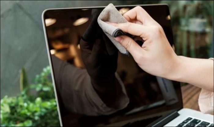 Áp dụng kem đánh răng để xử lý vết xước trên màn hình