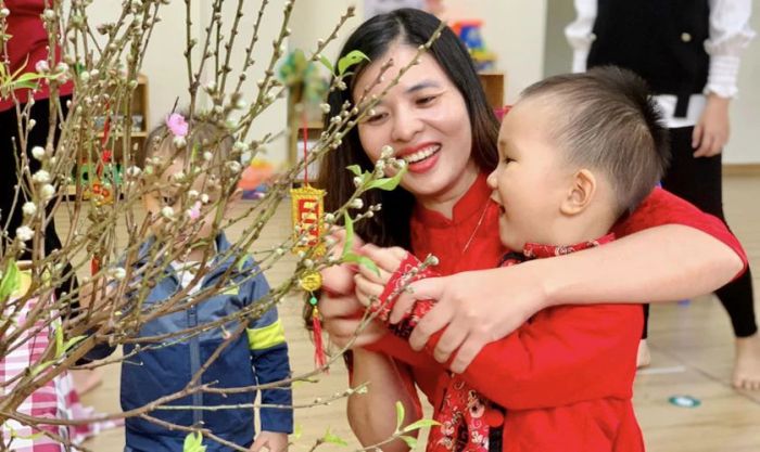 Trang trí cùng mọi người để tăng thêm sự gắn kết