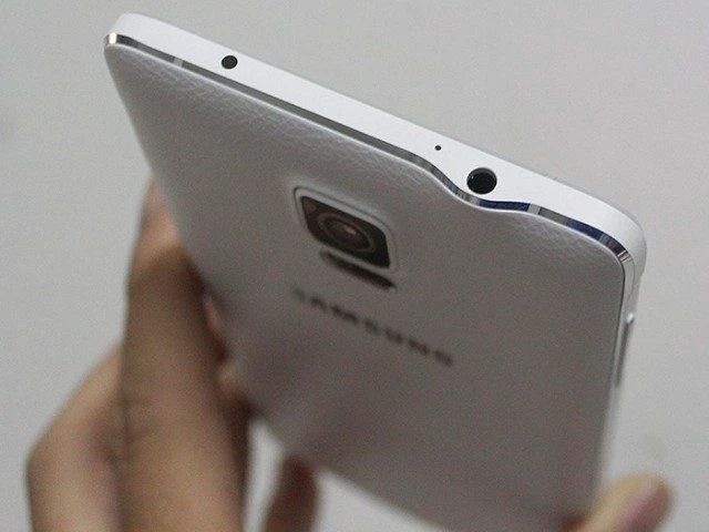 Lỗ cắm tai nghe của điện thoại Samsung bị hỏng
