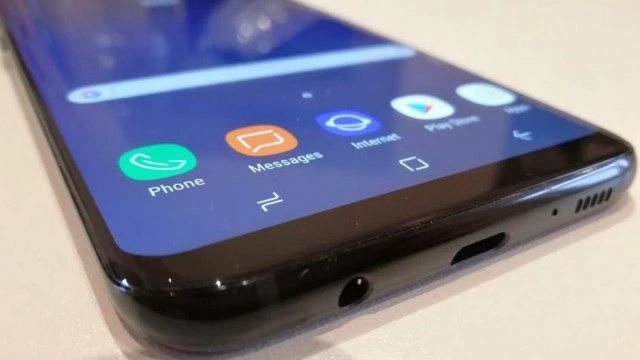 Jack tai nghe trên điện thoại Samsung bị hư hỏng