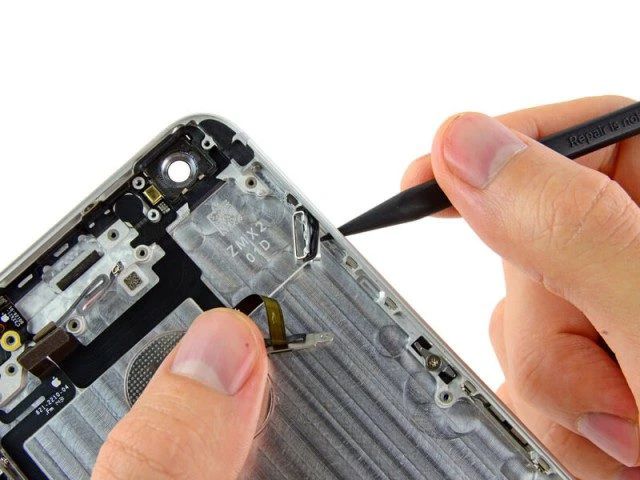 Nút nguồn iPhone bị lún, bạn cần phải làm gì?