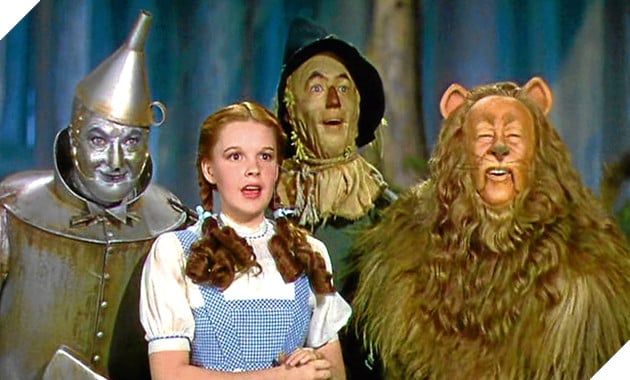 Wizard Of Oz 2 đã được phát triển kịch bản và đạo diễn Lindsey Anderson Beer đang chờ đợi ngày bắt đầu thực hiện